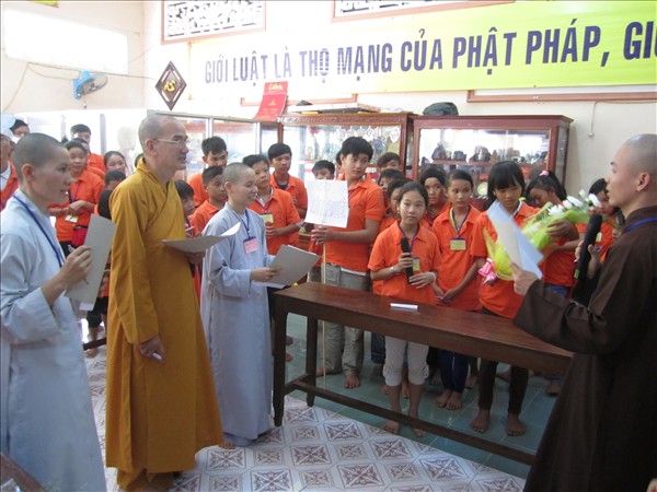 Chùm ảnh: Trại hè “Ươm Mầm Tuệ Giác” lần 3 tại chùa Hội An