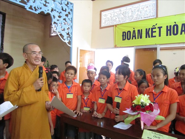 Chùm ảnh: Trại hè “Ươm Mầm Tuệ Giác” lần 3 tại chùa Hội An