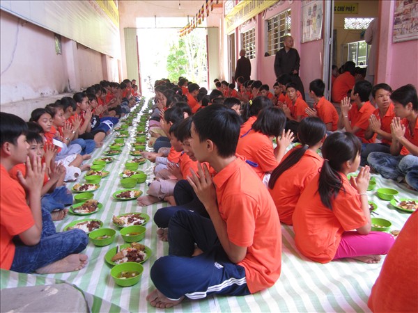 Chùm ảnh: Trại hè “Ươm Mầm Tuệ Giác” lần 3 tại chùa Hội An