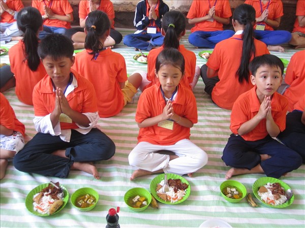 Chùm ảnh: Trại hè “Ươm Mầm Tuệ Giác” lần 3 tại chùa Hội An
