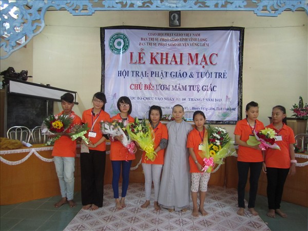Chùm ảnh: Trại hè “Ươm Mầm Tuệ Giác” lần 3 tại chùa Hội An