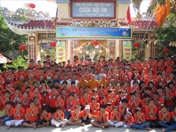 Chùm ảnh: Trại hè “Ươm Mầm Tuệ Giác” lần 3 tại chùa Hội An