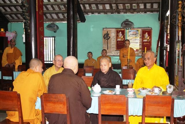 Đồng Tháp: Hòa Thượng Phó Chủ Tịch Thường Trực GHPGVN THÍCH THIỆN NHƠN và Phái Đoàn Đến GHPGVN Tỉnh Đồng Tháp Thăm Các Đạo Tràng An Cư Kiết Hạ PL. 2557