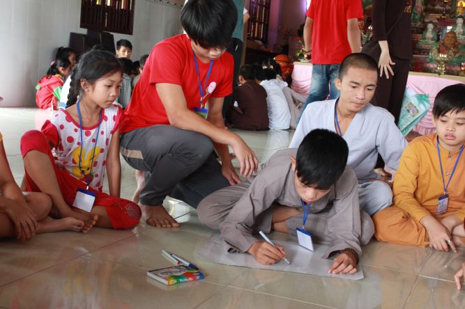 Long An: Cánh diều tuổi thơ tại khóa tu “Sống và Khát vọng”