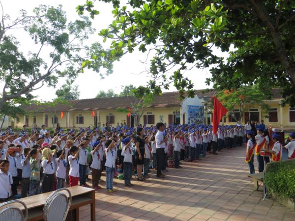 Nghệ An: Chùa Chí Linh tặng quà Tết thiếu nhi cho các cháu khuyết tất, mồ côi