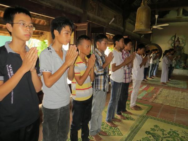 Nghệ An: Lễ Cầu Nguyện Tiếp Sức Mùa Thi Tại Chùa Chí Linh