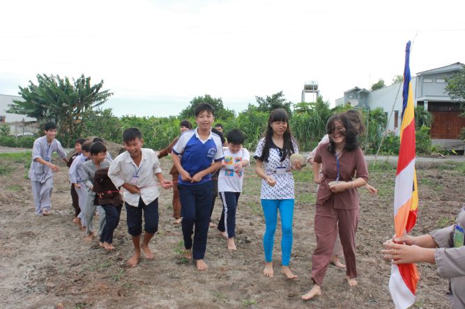 Long An: Hành trình tìm kiếm yêu thương tại khóa tu “Sống và Khát Vọng”