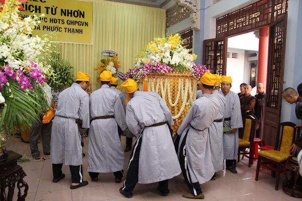 Chùm ảnh: Lễ di quan cố Đại lão HT. Thich Từ Nhơn