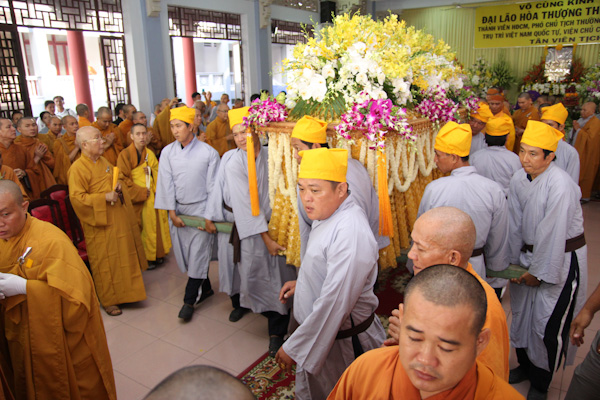 Chùm ảnh: Lễ di quan cố Đại lão HT. Thich Từ Nhơn