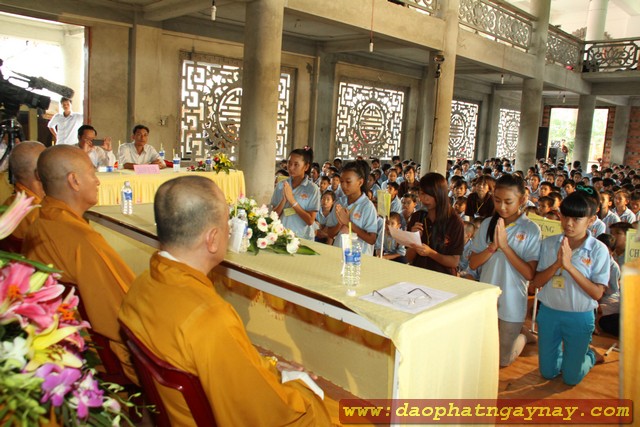 Bình Dương: Khai mạc khóa tu mùa hè lần III: Thắp sáng mầm xanh