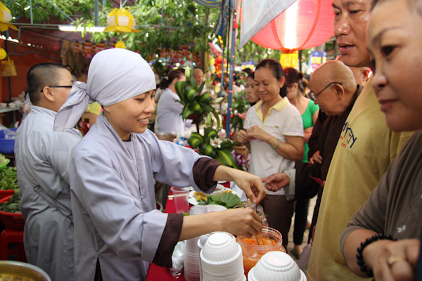 TP.HCM: Lễ hội Ẩm Thực Chay mừng Phật Đản