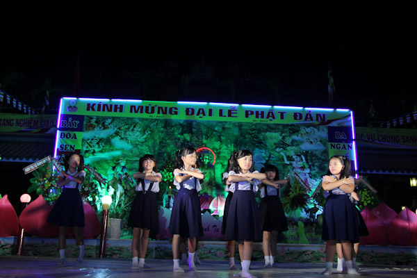 TP.HCM: Đêm văn nghệ mừng Phật Đản của Phật giáo Tân Bình
