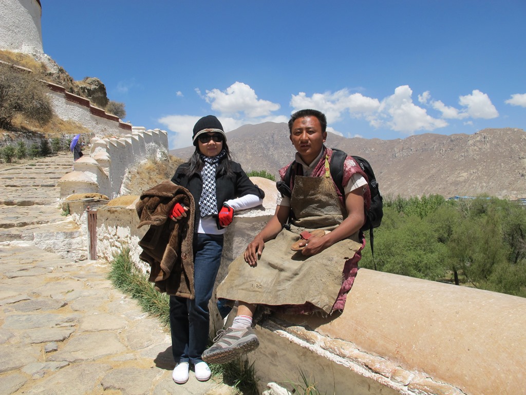 Thăm cung điện cao nhất thế giới- Potala