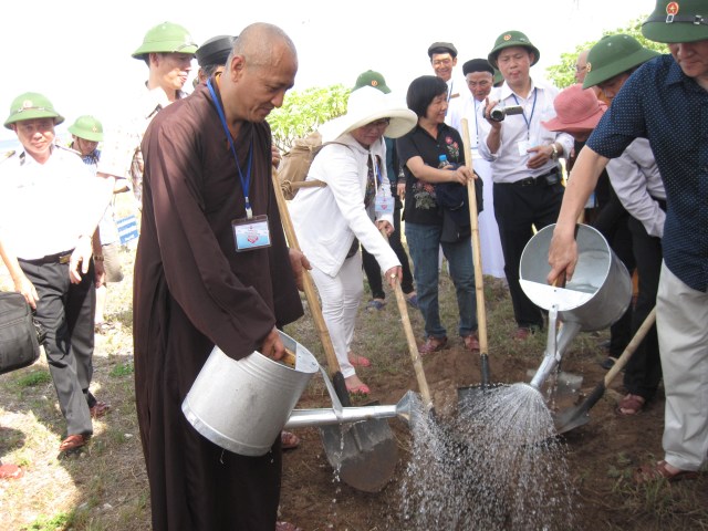 Ký sự: Trên con tàu HQ571 với hành trình đến Trường Sa