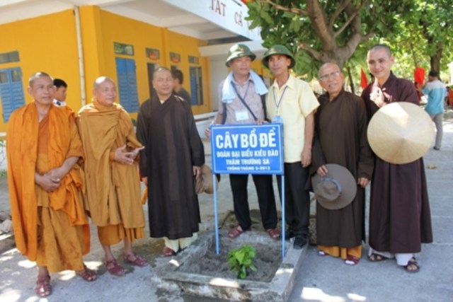 Ký sự: Trên con tàu HQ571 với hành trình đến Trường Sa