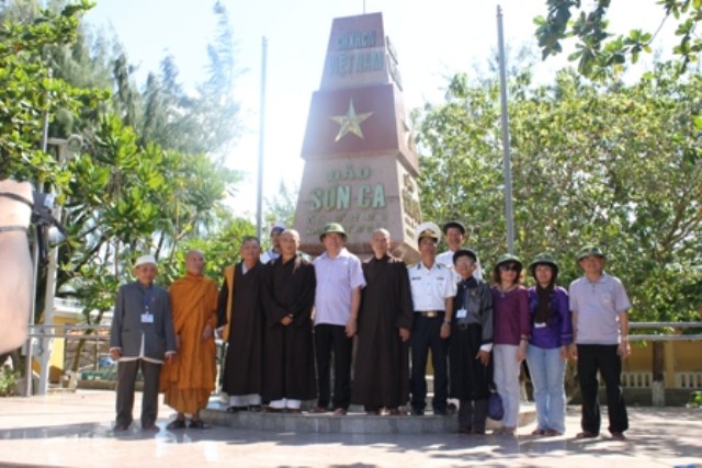 Ký sự: Trên con tàu HQ571 với hành trình đến Trường Sa