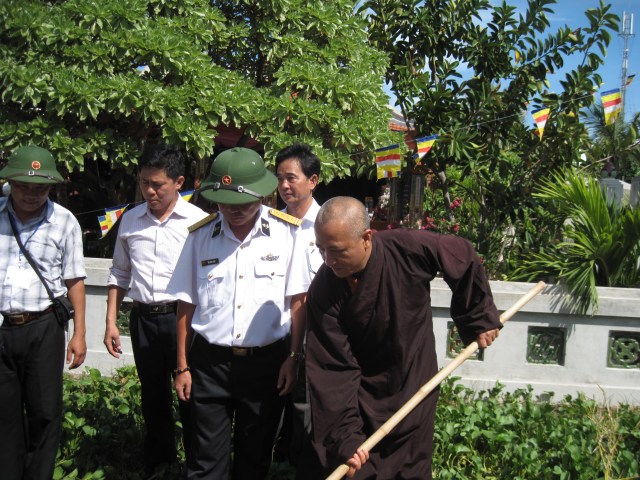 Ký sự: Trên con tàu HQ571 với hành trình đến Trường Sa