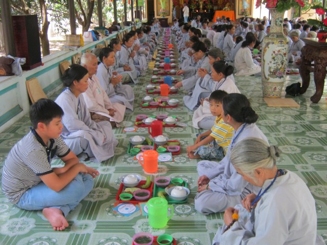 Khánh Hòa: 250 Phật tử tham dự khóa tu An lạc Một ngày