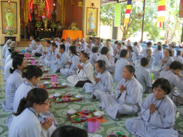 Khánh Hòa: 250 Phật tử tham dự khóa tu An lạc Một ngày