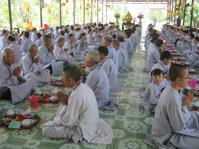 Khánh Hòa: 250 Phật tử tham dự khóa tu An lạc Một ngày