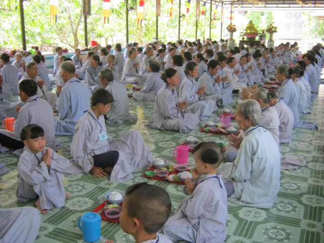 Khánh Hòa: 250 Phật tử tham dự khóa tu An lạc Một ngày