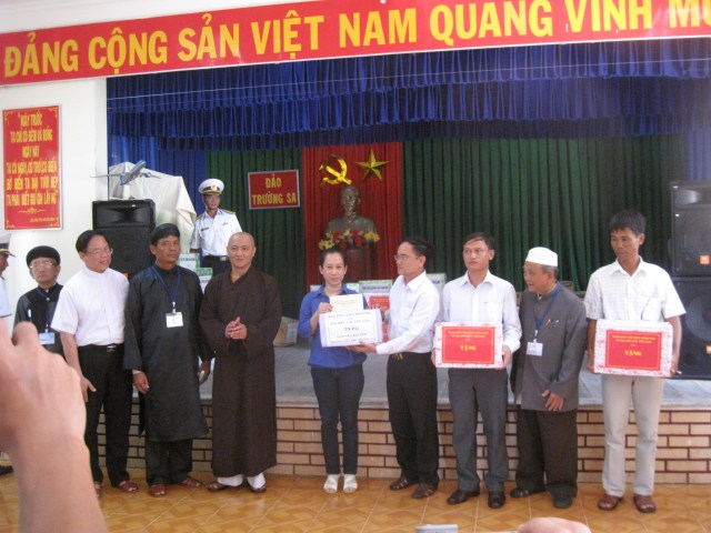 Ký sự: Trên con tàu HQ571 với hành trình đến Trường Sa