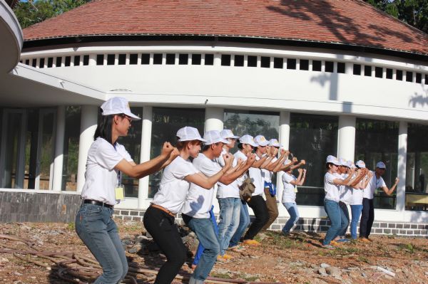 Buôn Mê: Thương màu áo trắng của Thiện Tài Đồng Tử