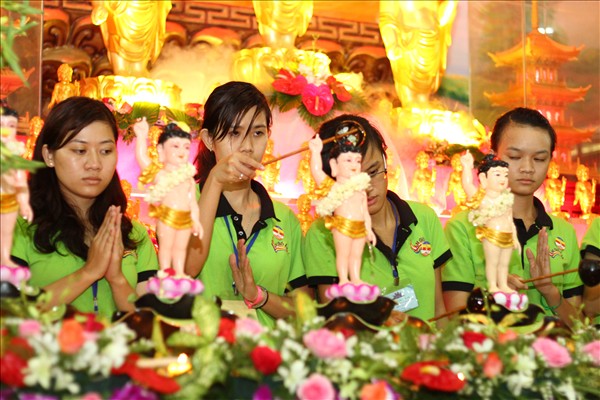 Ngày Thứ 1 Khóa Tu Mùa Đản Sinh, Chủ Đề : “ Phật Về”