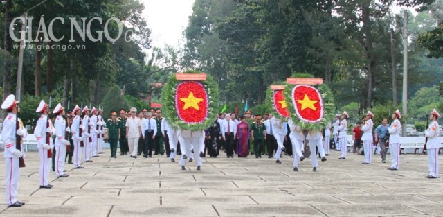 TP.HCM: Trọng thể Lễ tưởng niệm anh linh liệt sĩ tại Đền Bến Dược
