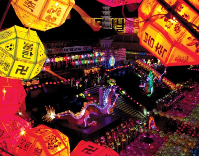 Hàn Quốc : Lễ Phật đản Ngôi chùa độc đáo Thành phố Busan