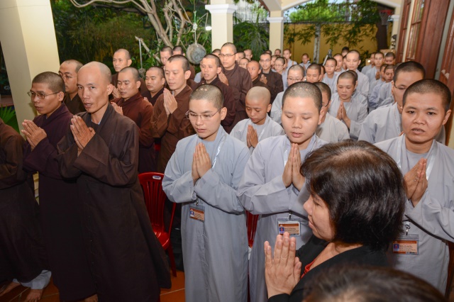 Quỹ Từ thiện ĐPNN- Trao tặng học bổng cho các Tăng Ni sinh