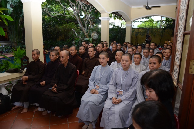 Quỹ Từ thiện ĐPNN- Trao tặng học bổng cho các Tăng Ni sinh