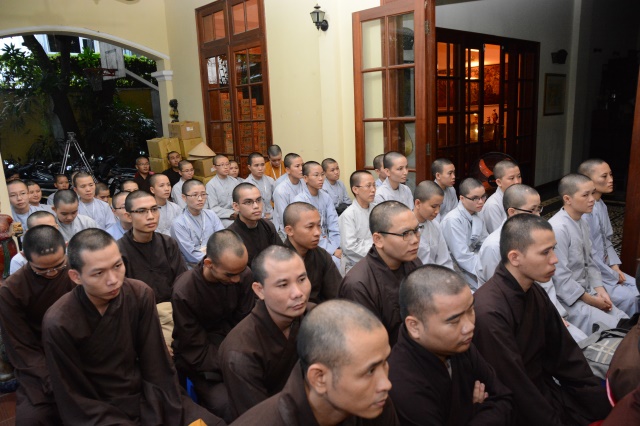 Quỹ Từ thiện ĐPNN- Trao tặng học bổng cho các Tăng Ni sinh