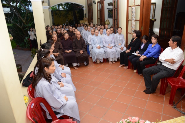 Quỹ Từ thiện ĐPNN- Trao tặng học bổng cho các Tăng Ni sinh