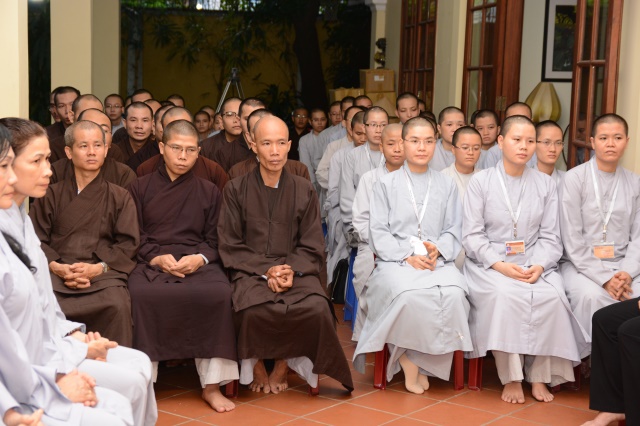 Quỹ Từ thiện ĐPNN- Trao tặng học bổng cho các Tăng Ni sinh