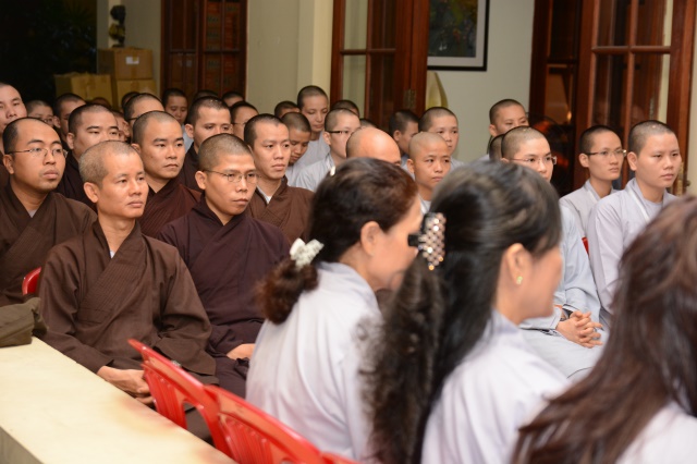 Quỹ Từ thiện ĐPNN- Trao tặng học bổng cho các Tăng Ni sinh