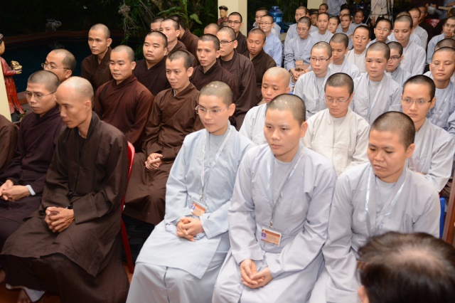 Quỹ Từ thiện ĐPNN- Trao tặng học bổng cho các Tăng Ni sinh