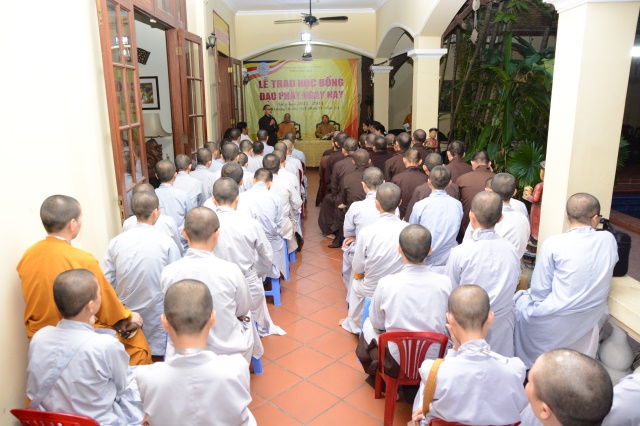 Quỹ Từ thiện ĐPNN- Trao tặng học bổng cho các Tăng Ni sinh