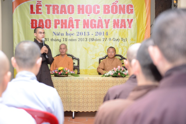 Quỹ Từ thiện ĐPNN- Trao tặng học bổng cho các Tăng Ni sinh