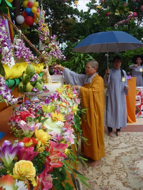 Long An: Lễ Phật đản tại chùa Tôn Vân