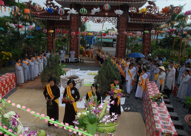 Long An: Lễ Phật đản tại chùa Tôn Vân