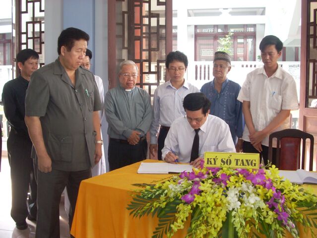 Các cơ quan nhà nước Trung ương, TP.HCM kính viếng Đại lão HT.Thích Từ Nhơn