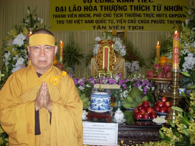Hình ảnh kính viếng Đại lão HT. Thích Từ Nhơn buổi chiều ngày thứ nhất (26/4)