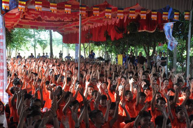 1000 thanh thiếu niên tham dự trại hè sinh hoạt Phật pháp tại Hà Tĩnh