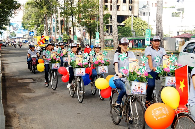 TP.HCM: Diễu hành xe đạp mừng Phật Đản