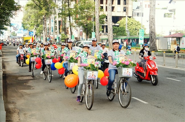 TP.HCM: Diễu hành xe đạp mừng Phật Đản