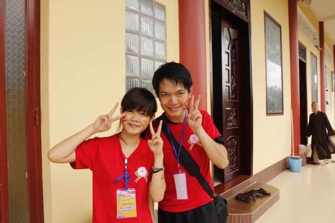 Đồng Tháp: Nghệ thuật tô tượng Phật tại hội trại Hiểu và Thương