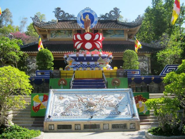 Khánh Hòa: Lễ Khai kinh, tắm Phật khởi đầu tuần lễ Phật đản