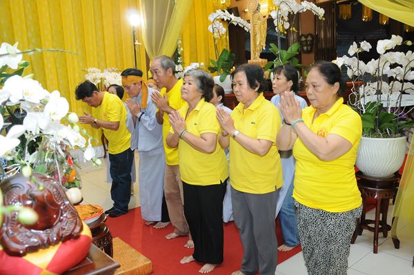 Các Phái Đoàn Kính Viếng Giác Linh Đại Lão Hòa Thượng Phương Trượng Chùa Long Bửu ngày