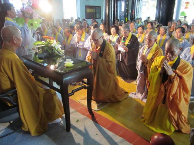 Lễ truyền Pháp y